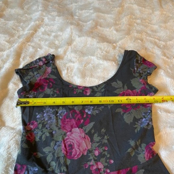 American Eagle Outfitter’s Floral Dress Ladies Size M - Picture 9 of 13